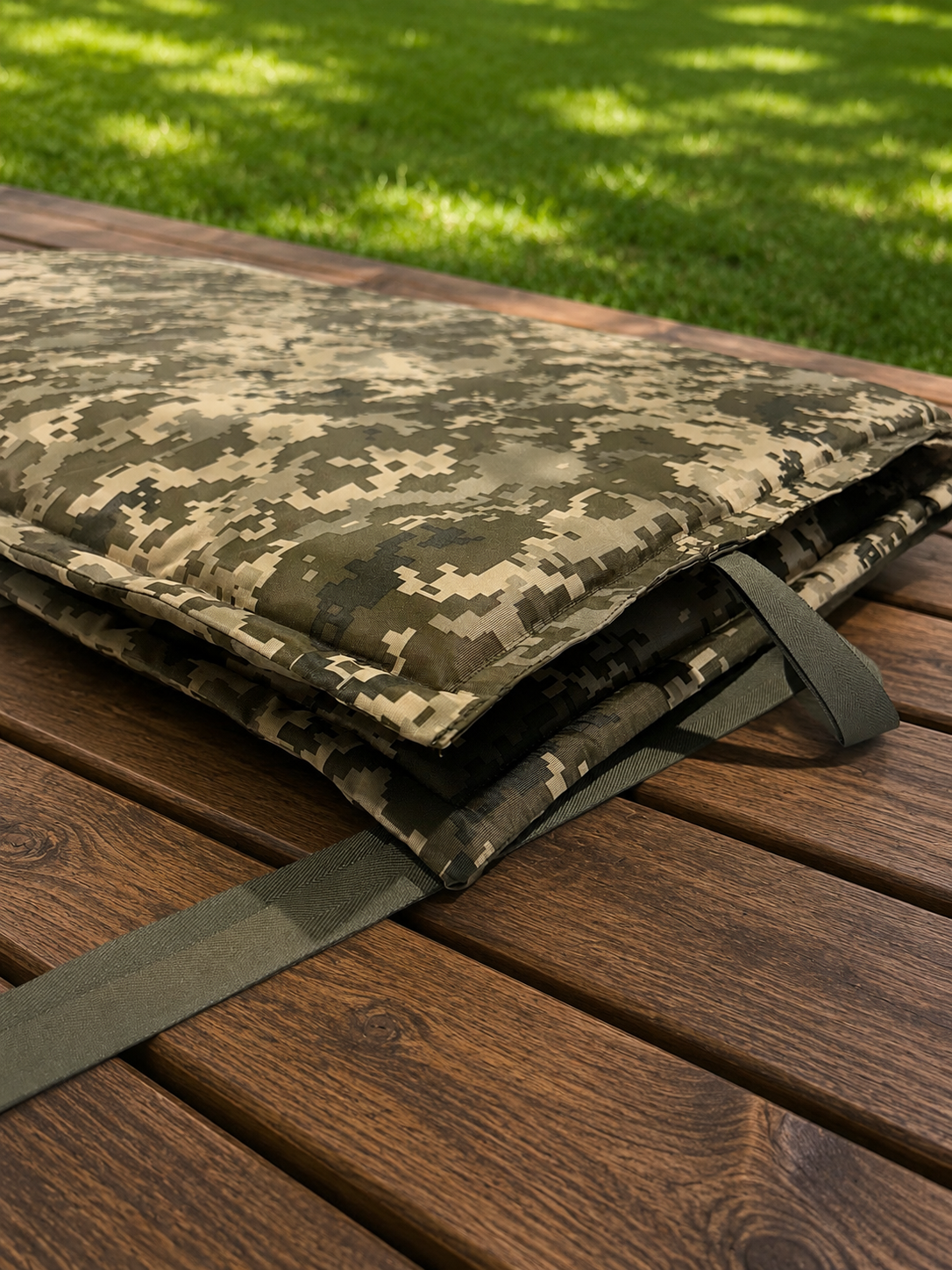 Detail hrúbky podložky na ležanie Army